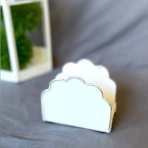 🔥❤️🔥 NEW! Scallop Edge White Metal Business Card Holder New with Tags